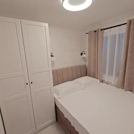 - Vale Apartment *